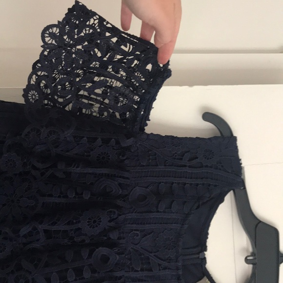NWT TAYLOR NAVY BLUE LACE DRESS w COLD SHOULDER - Picture 3 of 3